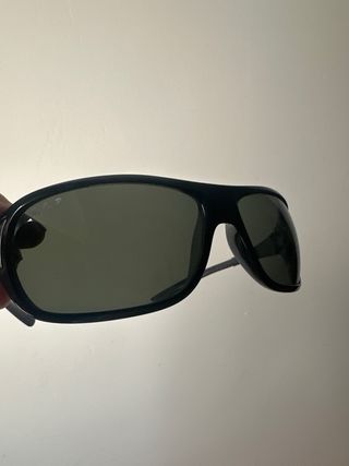 Gafas de sol Ray-Ban negras y grises