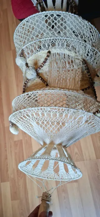 Lámpara de crochet hecha a mano