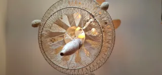 Lámpara de crochet hecha a mano