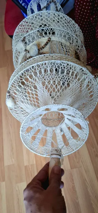 Lámpara de crochet hecha a mano