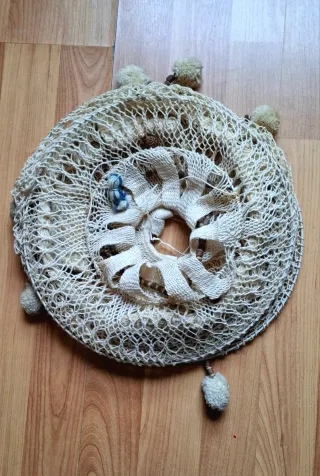 Lámpara de crochet hecha a mano