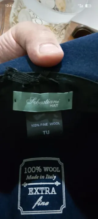 Cappello blu con nastro taglia 57