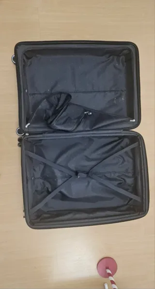 Maleta de viaje negra