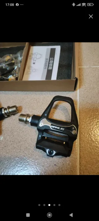 Pedales automáticos carretera