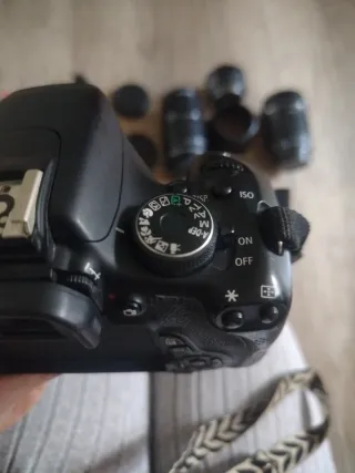 Cámara Canon EOS 600D + Accesorios