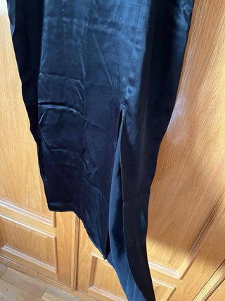 Vestido negro satinado Zara
