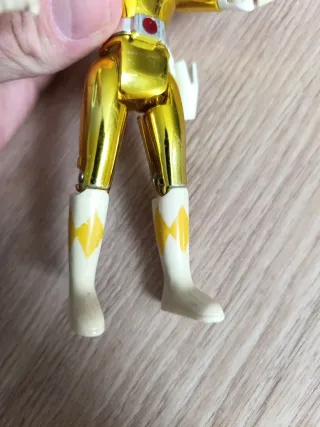 Power Ranger Amarillo Dorado Bandai 1995