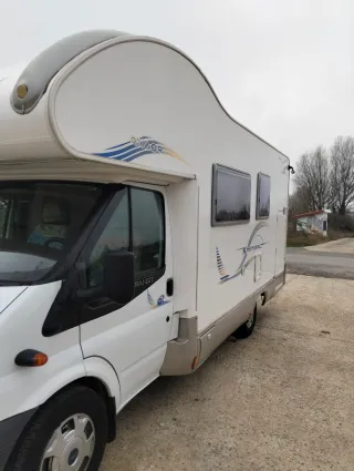 Se vende autocaravana Ford Transit de 140 cv