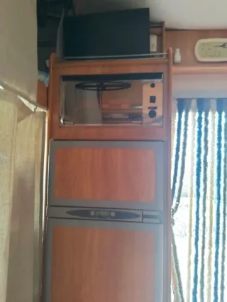 Se vende autocaravana Ford Transit de 140 cv