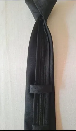 Lote 2 corbatas negras: corbata y lazo