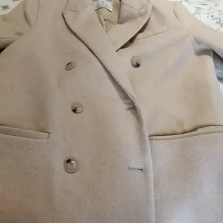 Abrigo Stradivarius Beige