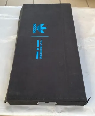 Espositore Occhiali Adidas x Italia Independent