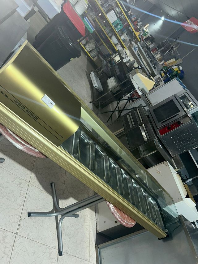 Vitrina expositora tapas frío dorada