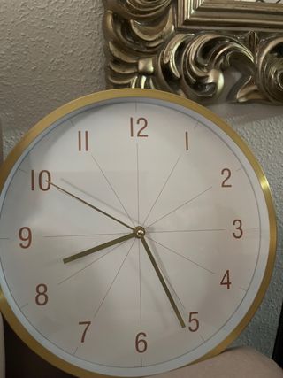 Reloj de Pared Dorado y Blanco