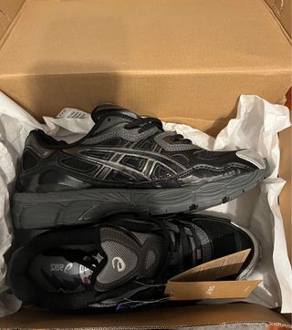 Asics Gel Talla 42 Negro/Plata