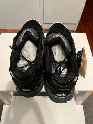 Asics Gel Talla 42 Negro/Plata