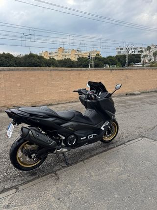 Yamaha TMAX Tech MAX año 2021 revisión hecha