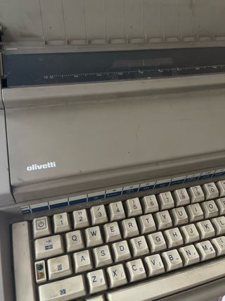 Máquina de escribir Olivetti Lettera E501-II