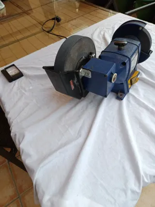 Amoladora de banco Rhino piedra de agua