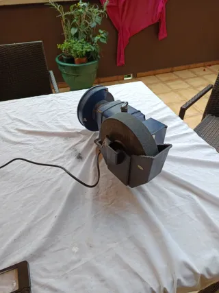 Amoladora de banco Rhino piedra de agua