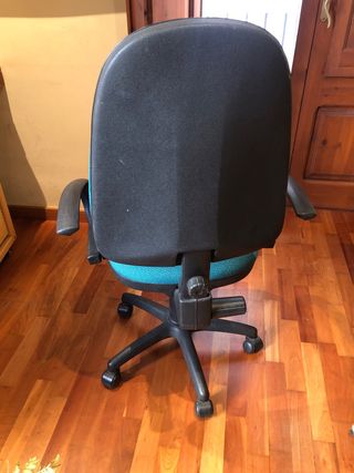 Cadira escriptori amb rodes