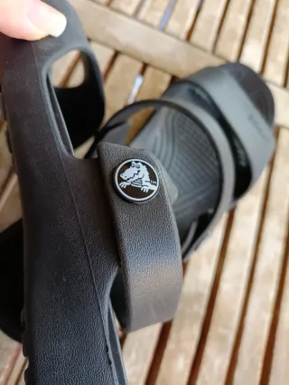 Chanclas Crocs mujer negras