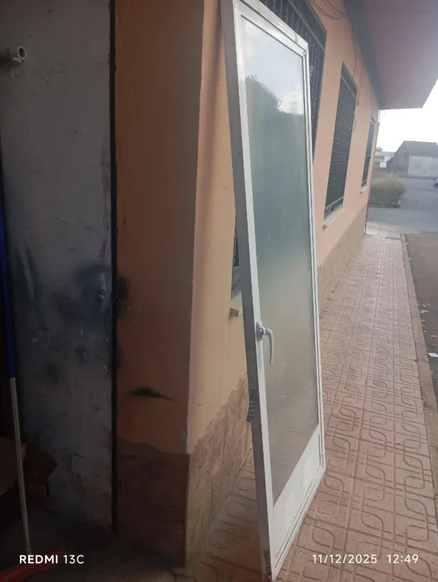 Puerta aluminio con cristal