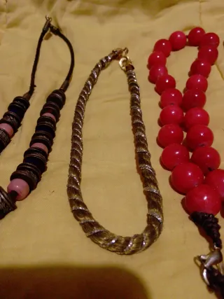 Lote bisutería antigua collares y pulseras