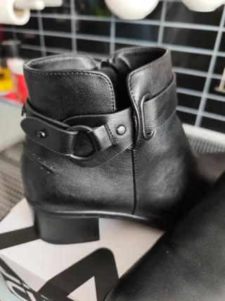 Botines negros mujer