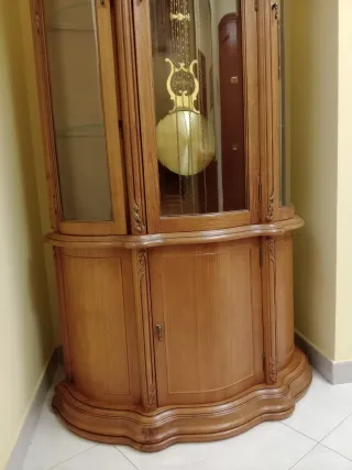 Reloj de pie de madera