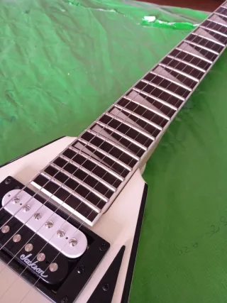 Guitarra Eléctrica Jackson Blanca