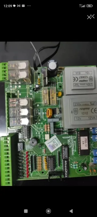 Riparazione di schede elettroniche per lavatrici, frigoriferi e altro