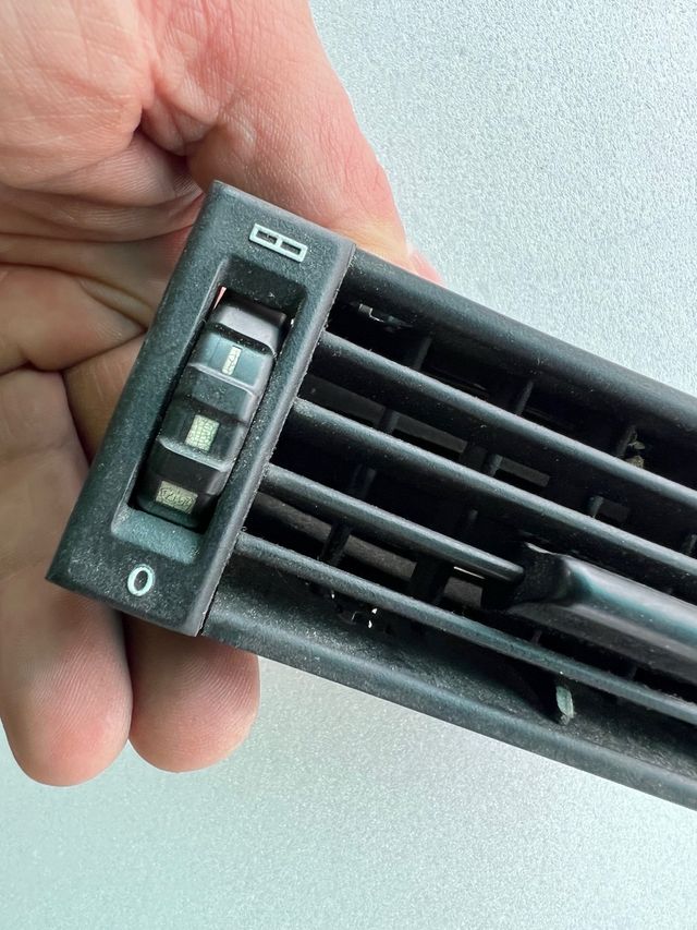 Rejilla ventilación Mercedes W124 Izquierda