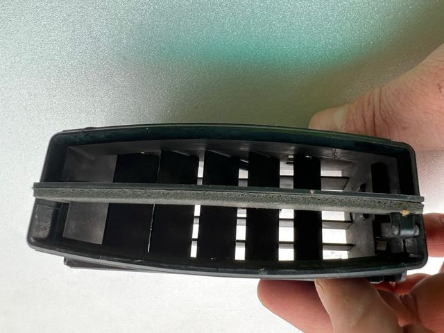 Rejilla ventilación Mercedes W124 Izquierda