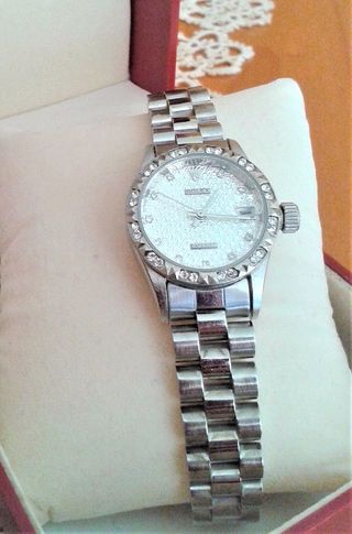 Casi NUEVO Reloj joya mujer brillantitos ganga!