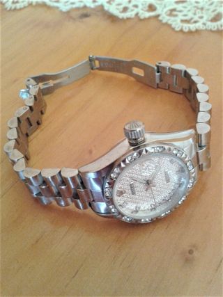 Casi NUEVO Reloj joya mujer brillantitos ganga!