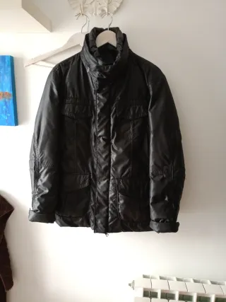 Chaqueta Negra Deportiva Unisex Talla Única.