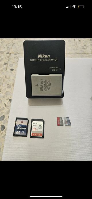 Cámara Nikon D3200 + Accesorios