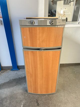 Nevera Trivalente DOMETIC 175L.