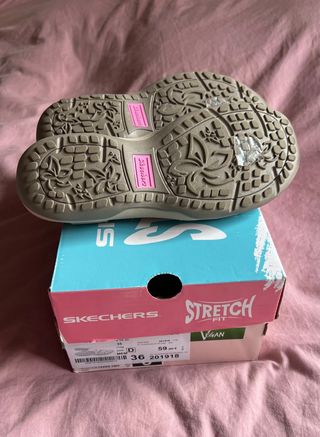 Sandalias Skechers Mujer Taupe