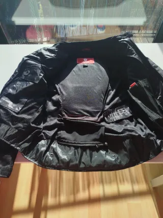 Chaqueta de moto negra