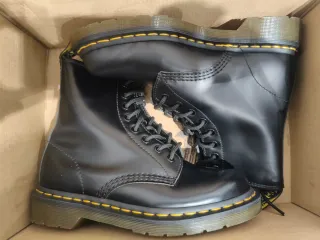 Botas Dr. Martens 1460 Negras. Originales, nuevas.