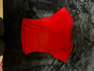 Top rojo espalda descubierta