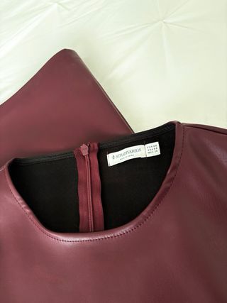 Vestido corto cuero granate