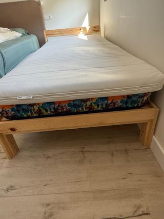 Cama infantil de madera y colchon biscoelastico