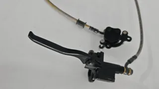 Maneta y mordaza freno hidráulico izquierdo moto