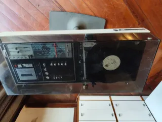 Sistema audio Vanguard con giradischi Garrard