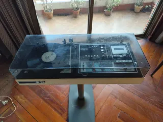 Sistema audio Vanguard con giradischi Garrard