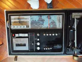 Sistema audio Vanguard con giradischi Garrard