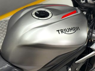 TRIUMPH STREET TRIPLE RS
